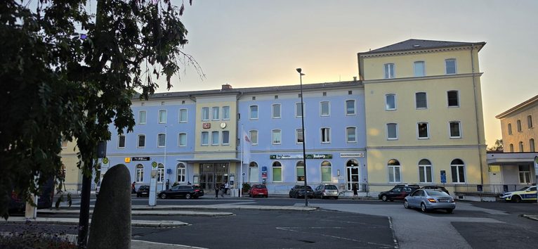Was tut die Stadt gegen den drohenden Elektrifizierungsstopp der Bahnstrecke Hof-Regensburg?