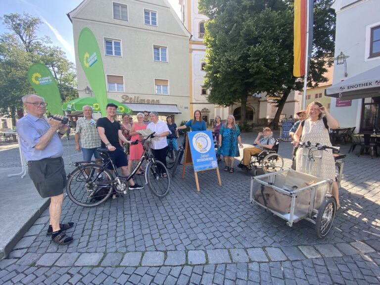 Startschuss für den Radentscheid mit Abgeordneten aus Berlin und Brüssel