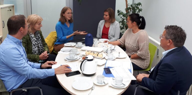 Fachgespräch mit MdL Eva Lettenbauer beim VdK-Kreisverband